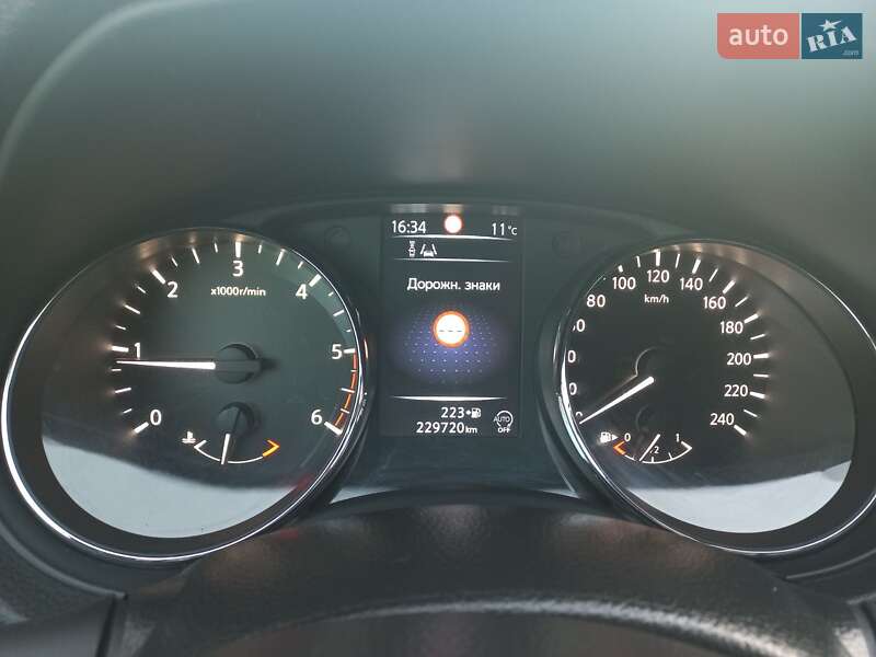 Позашляховик / Кросовер Nissan Qashqai 2015 в Тернополі фото 37 Позашляховик / Кросовер Nissan Qashqai 2015 в Тернополі