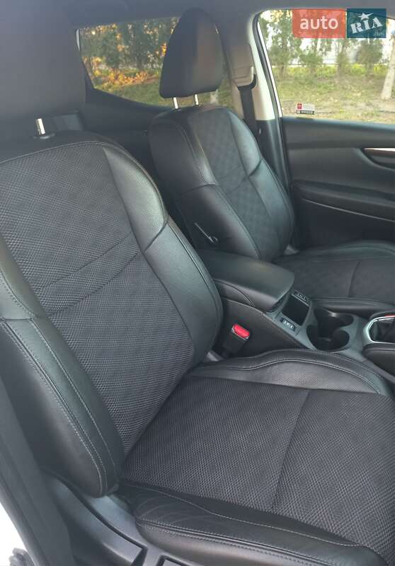 Позашляховик / Кросовер Nissan Qashqai 2015 в Тернополі фото 47 Позашляховик / Кросовер Nissan Qashqai 2015 в Тернополі