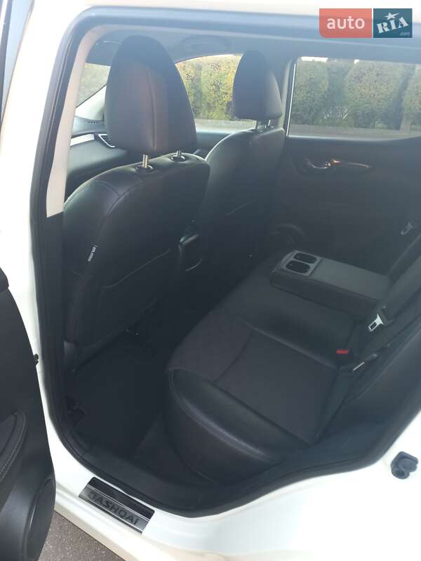 Позашляховик / Кросовер Nissan Qashqai 2015 в Тернополі фото 49 Позашляховик / Кросовер Nissan Qashqai 2015 в Тернополі