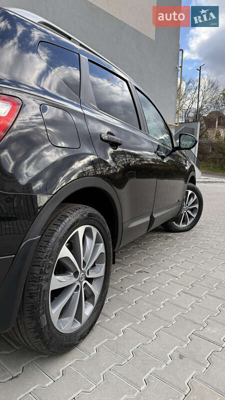 Внедорожник / Кроссовер Nissan Qashqai 2013 в Фастове