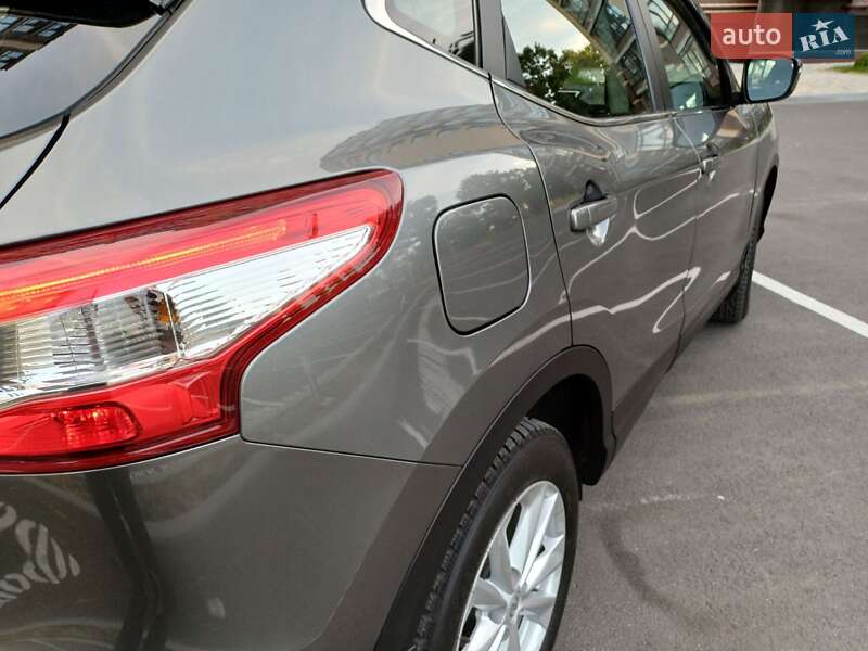 Внедорожник / Кроссовер Nissan Qashqai 2014 в Чернигове