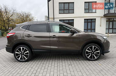 Позашляховик / Кросовер Nissan Qashqai 2015 в Кременці