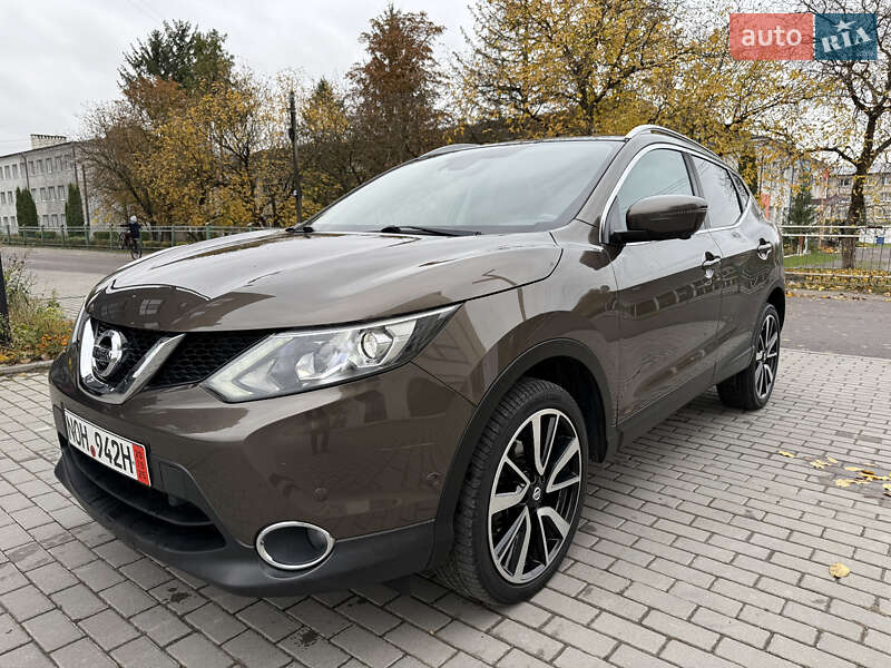 Внедорожник / Кроссовер Nissan Qashqai 2015 в Кременце