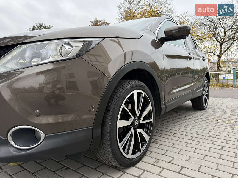 Внедорожник / Кроссовер Nissan Qashqai 2015 в Кременце