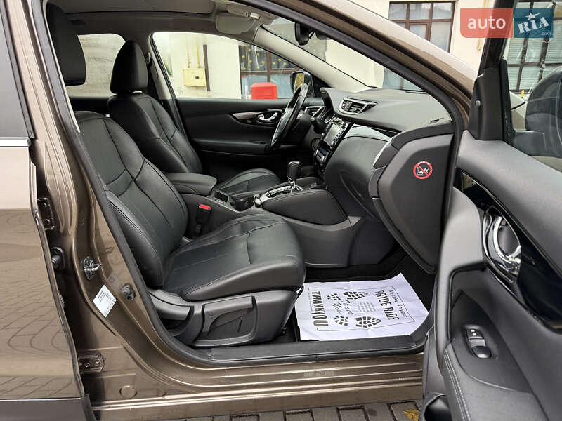 Внедорожник / Кроссовер Nissan Qashqai 2015 в Кременце