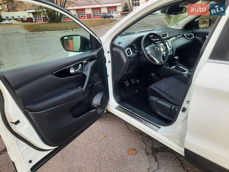Внедорожник / Кроссовер Nissan Qashqai 2014 в Полтаве