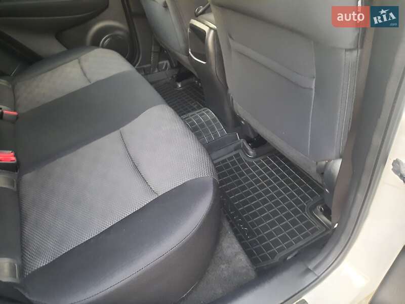 Внедорожник / Кроссовер Nissan Qashqai 2014 в Полтаве