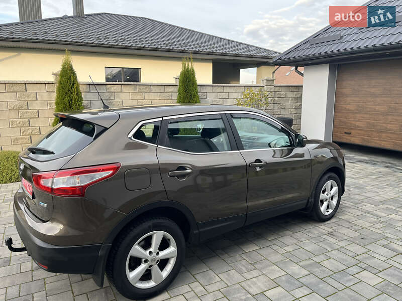 Внедорожник / Кроссовер Nissan Qashqai 2014 в Ровно