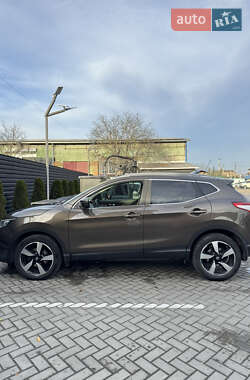 Внедорожник / Кроссовер Nissan Qashqai 2015 в Ивано-Франковске