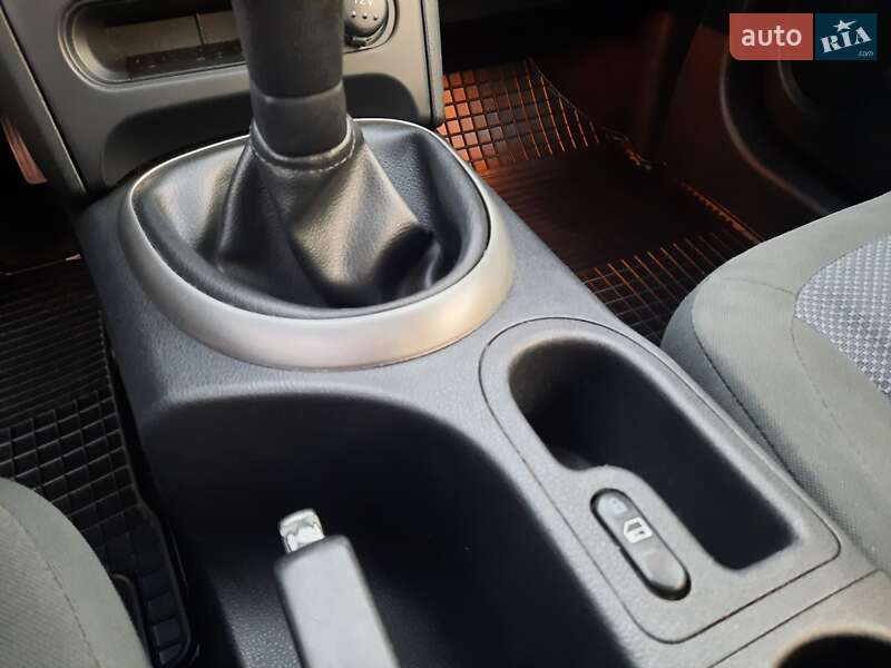 Внедорожник / Кроссовер Nissan Qashqai 2011 в Полтаве фото 24 Внедорожник / Кроссовер Nissan Qashqai 2011 в Полтаве