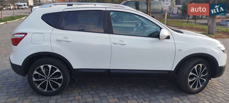 Позашляховик / Кросовер Nissan Qashqai 2012 в Луцьку