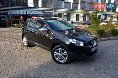 Внедорожник / Кроссовер Nissan Qashqai 2011 в Ромнах
