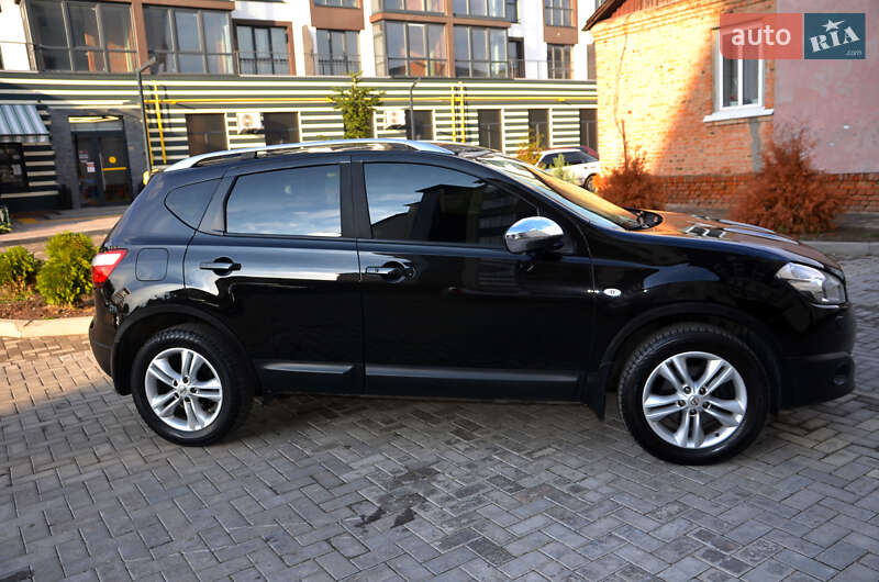 Внедорожник / Кроссовер Nissan Qashqai 2011 в Ромнах