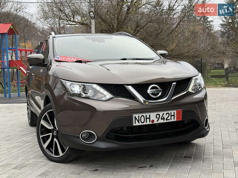 Внедорожник / Кроссовер Nissan Qashqai 2015 в Кременце