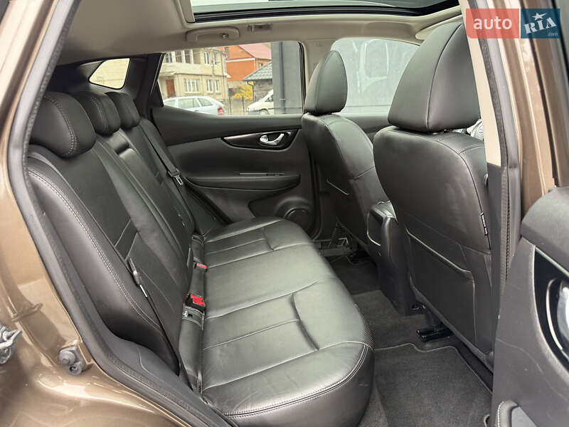 Внедорожник / Кроссовер Nissan Qashqai 2015 в Кременце