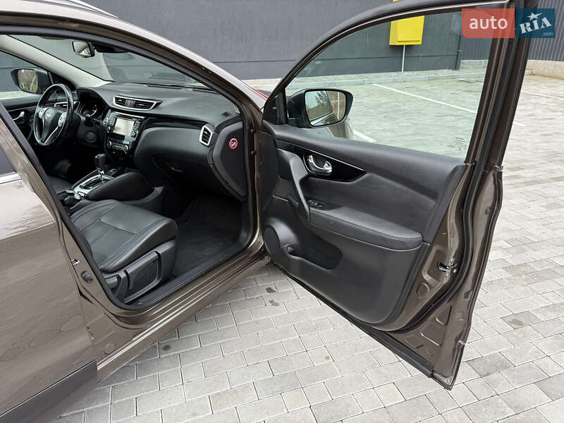 Внедорожник / Кроссовер Nissan Qashqai 2015 в Кременце