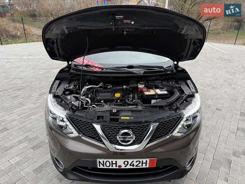 Внедорожник / Кроссовер Nissan Qashqai 2015 в Кременце