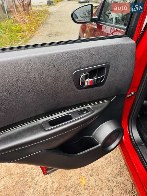 Внедорожник / Кроссовер Nissan Qashqai 2013 в Чернигове