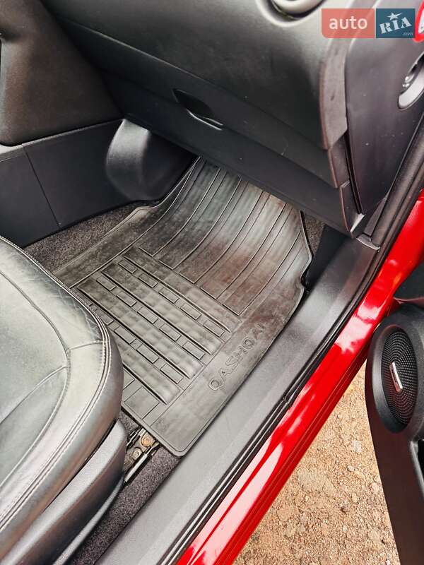 Внедорожник / Кроссовер Nissan Qashqai 2013 в Чернигове