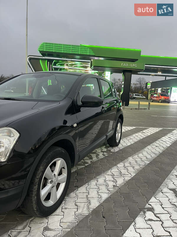 Внедорожник / Кроссовер Nissan Qashqai 2009 в Стрые