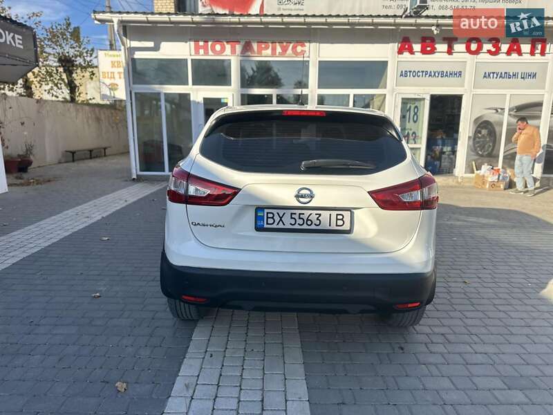 Внедорожник / Кроссовер Nissan Qashqai 2014 в Черновцах