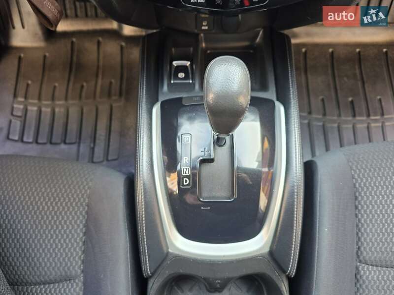 Внедорожник / Кроссовер Nissan Qashqai 2014 в Черновцах