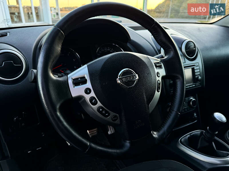 Внедорожник / Кроссовер Nissan Qashqai 2012 в Стрые