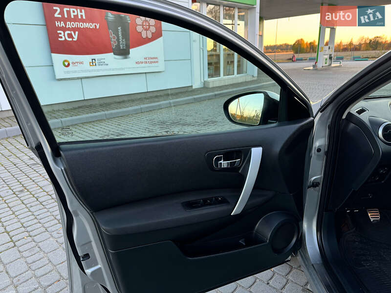 Внедорожник / Кроссовер Nissan Qashqai 2012 в Стрые