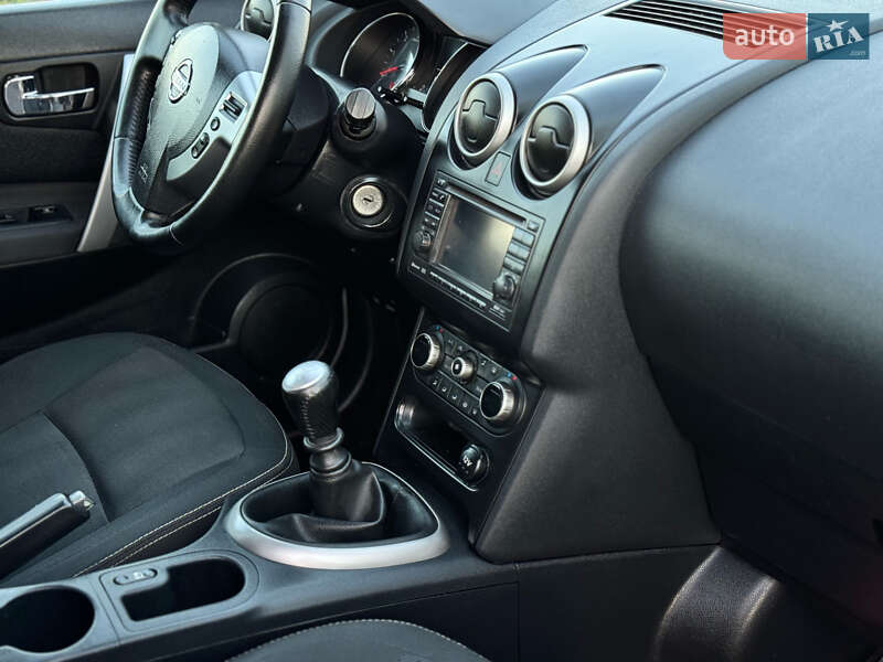 Внедорожник / Кроссовер Nissan Qashqai 2012 в Стрые