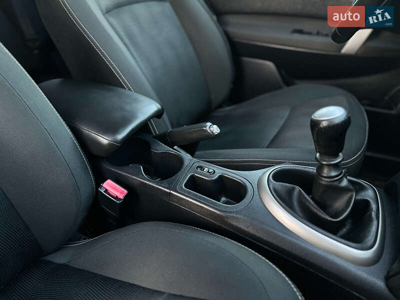 Внедорожник / Кроссовер Nissan Qashqai 2012 в Стрые