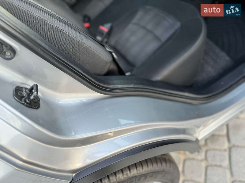 Внедорожник / Кроссовер Nissan Qashqai 2012 в Стрые