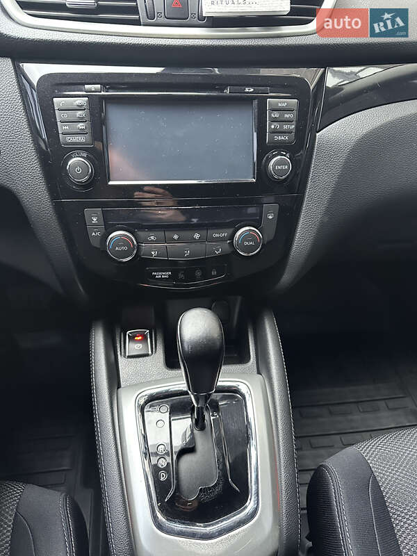 Внедорожник / Кроссовер Nissan Qashqai 2015 в Львове