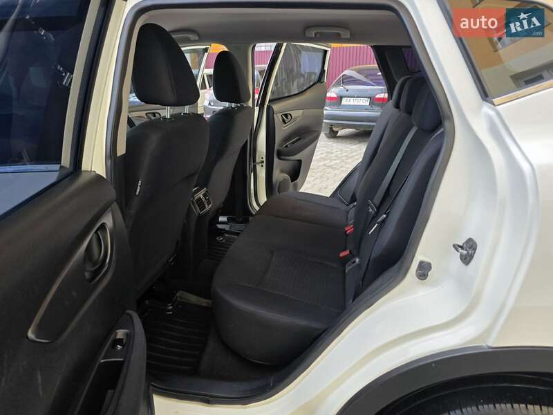 Внедорожник / Кроссовер Nissan Qashqai 2014 в Черновцах