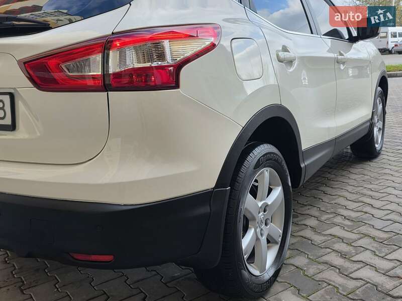 Внедорожник / Кроссовер Nissan Qashqai 2014 в Черновцах