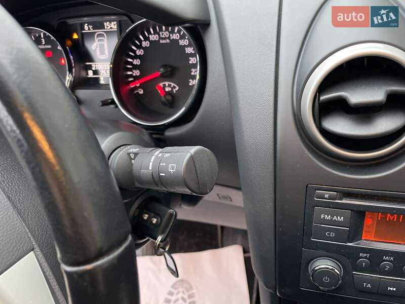 Внедорожник / Кроссовер Nissan Qashqai 2013 в Сумах