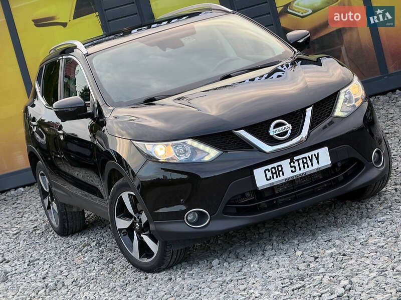Позашляховик / Кросовер Nissan Qashqai 2015 в Стрию