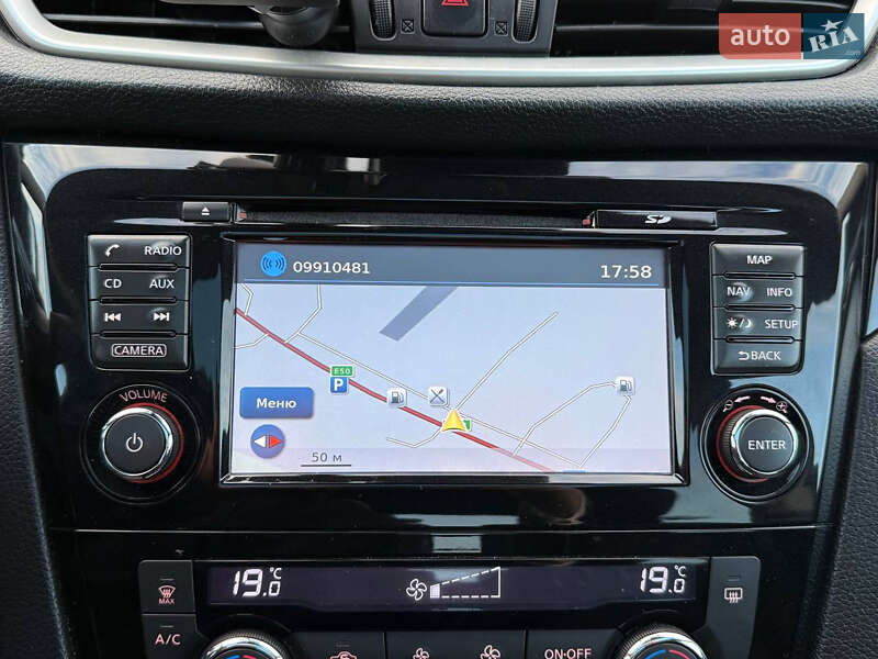 Позашляховик / Кросовер Nissan Qashqai 2015 в Стрию