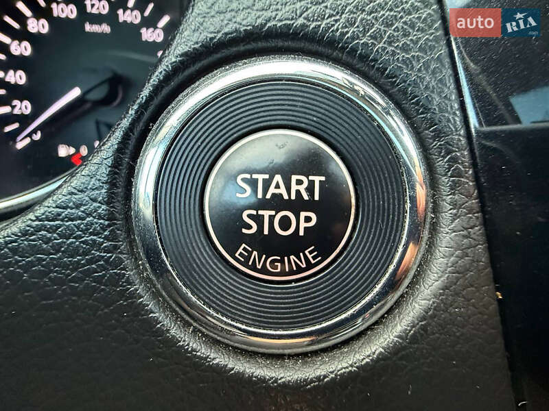 Позашляховик / Кросовер Nissan Qashqai 2015 в Стрию