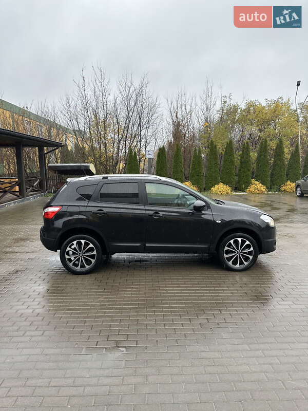 Позашляховик / Кросовер Nissan Qashqai 2011 в Рівному