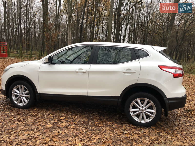 Внедорожник / Кроссовер Nissan Qashqai 2015 в Тернополе фото 26 Внедорожник / Кроссовер Nissan Qashqai 2015 в Тернополе