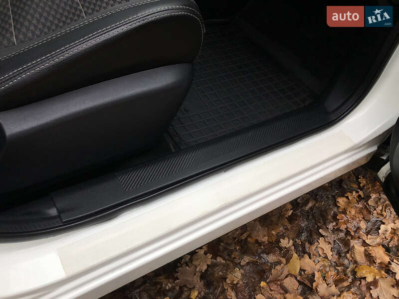 Внедорожник / Кроссовер Nissan Qashqai 2015 в Тернополе фото 35 Внедорожник / Кроссовер Nissan Qashqai 2015 в Тернополе