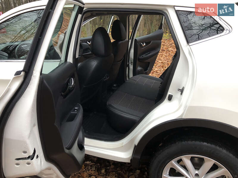Внедорожник / Кроссовер Nissan Qashqai 2015 в Тернополе фото 48 Внедорожник / Кроссовер Nissan Qashqai 2015 в Тернополе