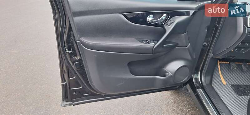 Внедорожник / Кроссовер Nissan Qashqai 2015 в Новоархангельске