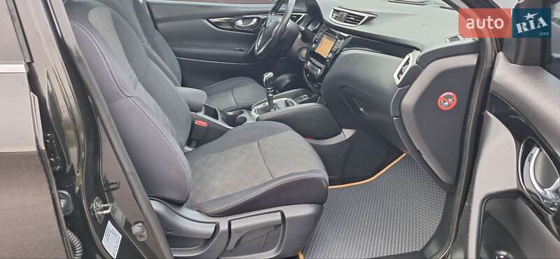 Внедорожник / Кроссовер Nissan Qashqai 2015 в Новоархангельске