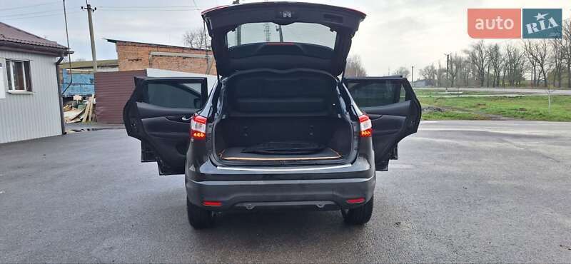 Внедорожник / Кроссовер Nissan Qashqai 2015 в Новоархангельске