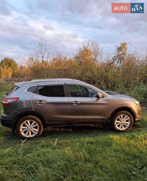 Внедорожник / Кроссовер Nissan Qashqai 2017 в Дубно