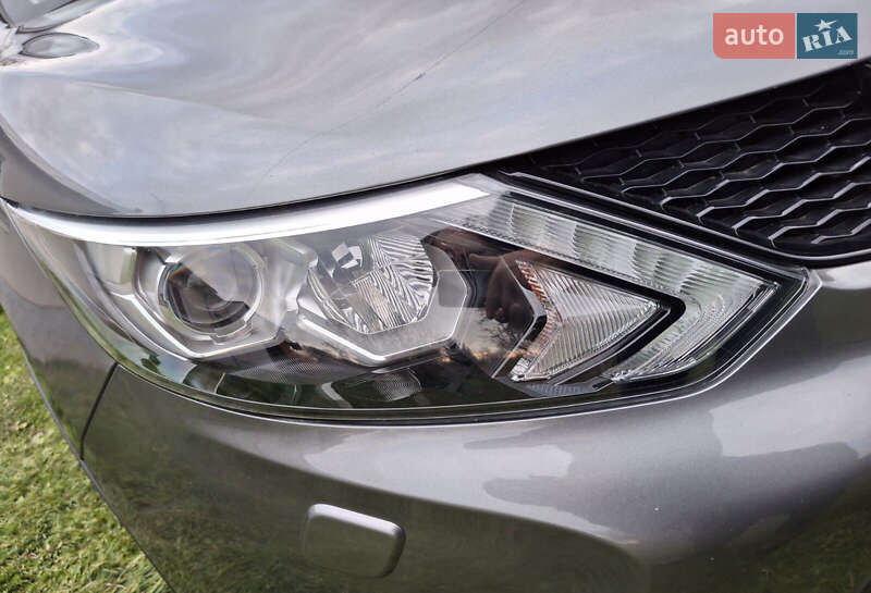 Внедорожник / Кроссовер Nissan Qashqai 2017 в Дубно