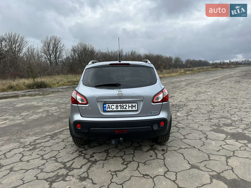 Внедорожник / Кроссовер Nissan Qashqai 2010 в Хмельницком