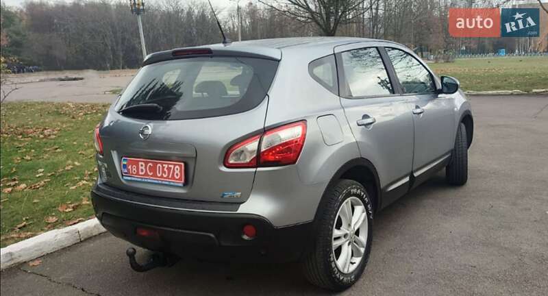 Внедорожник / Кроссовер Nissan Qashqai 2010 в Ровно