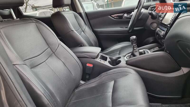 Позашляховик / Кросовер Nissan Qashqai 2015 в Полтаві